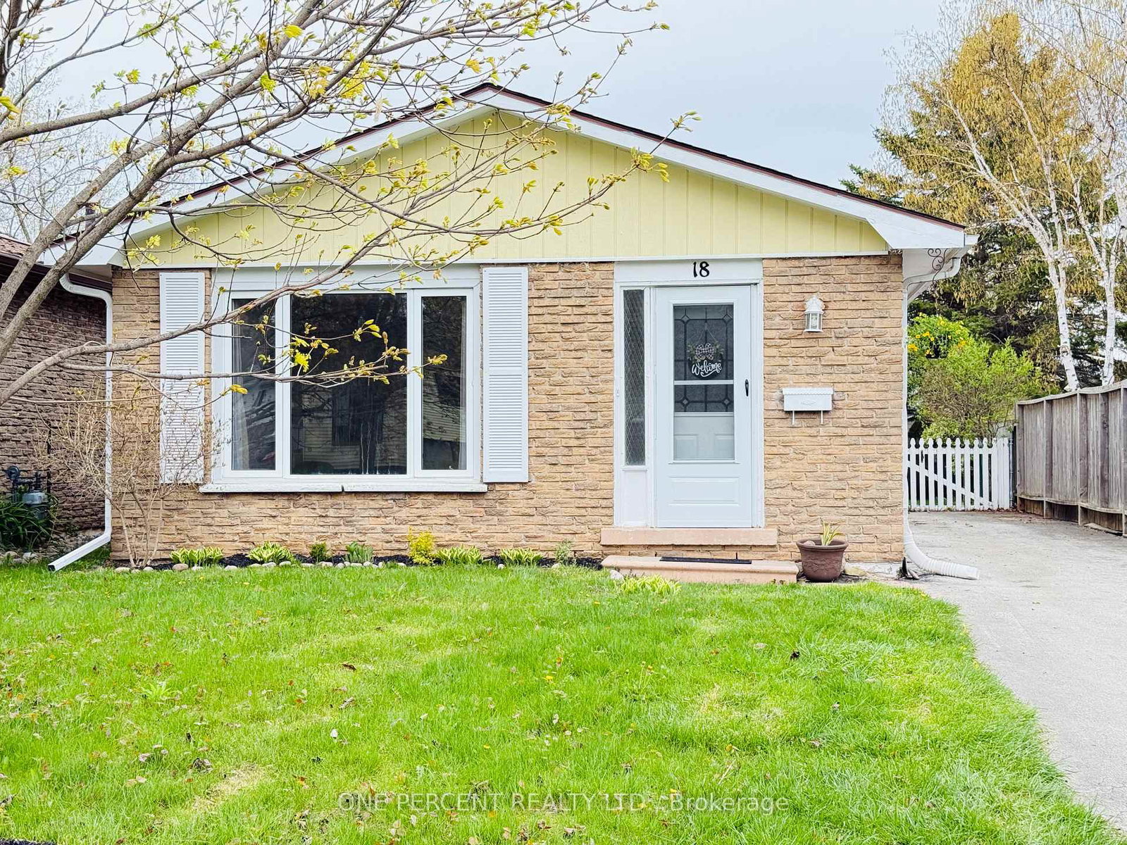 18-courtice-crescent-collingwood-ontario-s12132859
