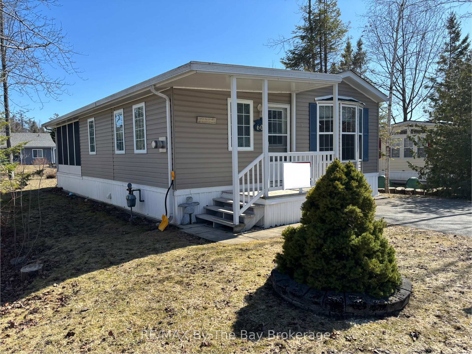 60-topaz-street-wasaga-beach-ontario-s12133381