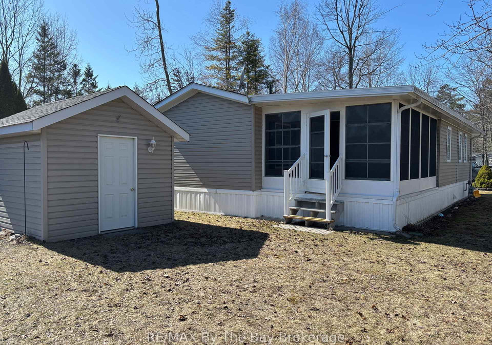 60-topaz-street-wasaga-beach-ontario-s12133381