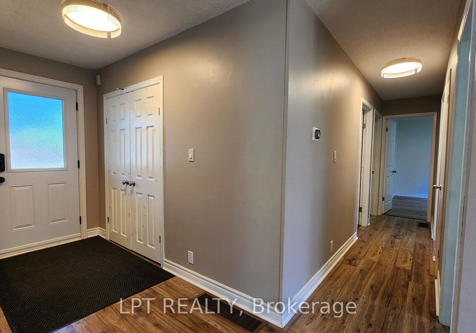205-christopher-street-clearview-ontario-s12133520