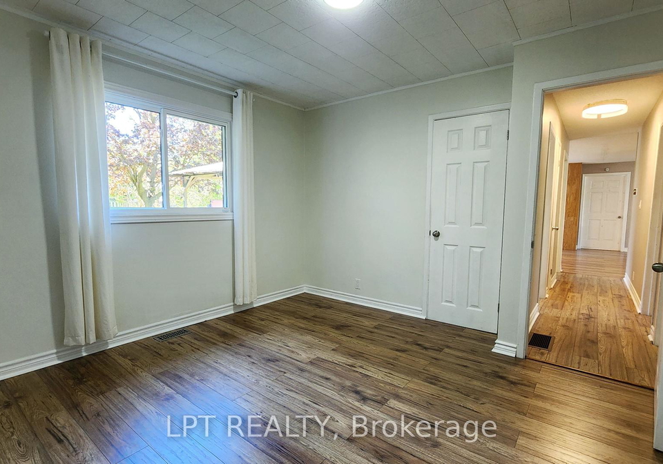 205-christopher-street-clearview-ontario-s12133520
