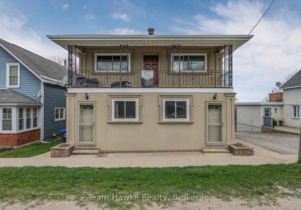 25-robert-street-w-penetanguishene-ontario-s12137876