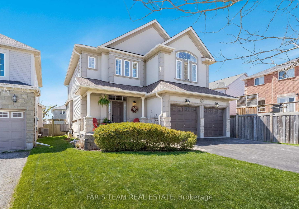 5-sovereigns-gate-barrie-ontario-s12141364