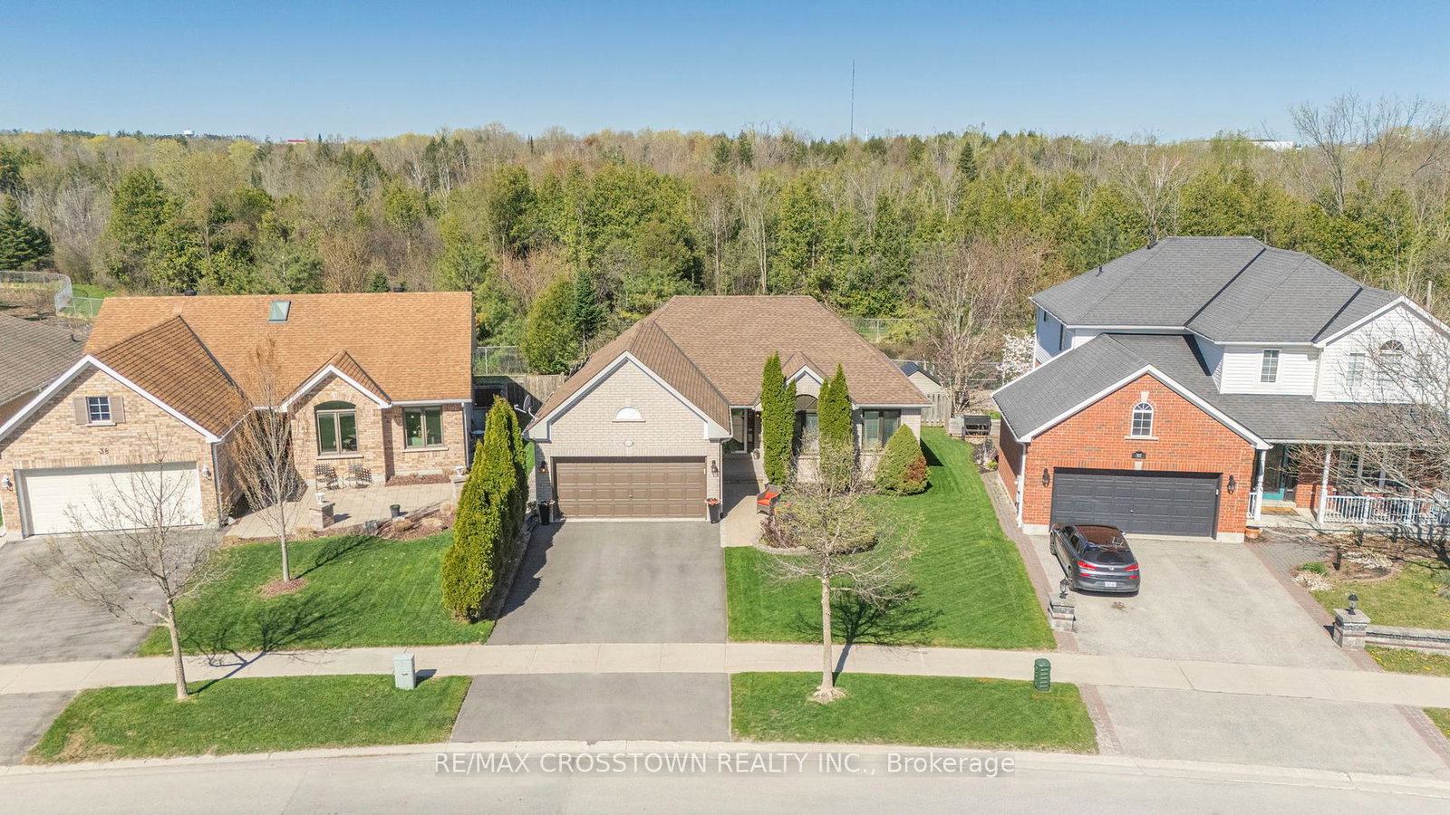 40-country-lane-barrie-ontario-s12143473