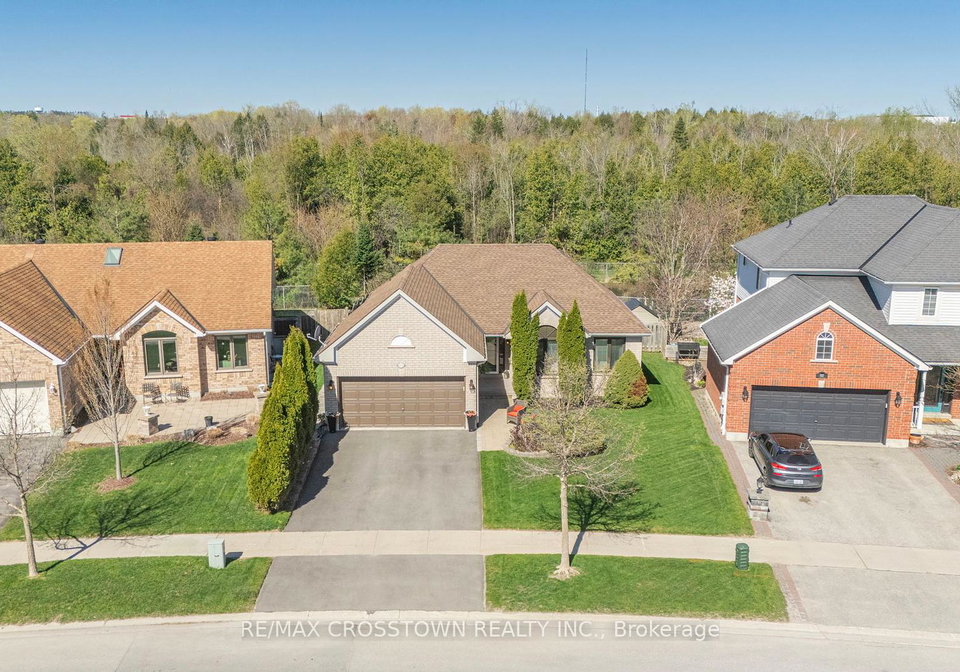 40-country-lane-barrie-ontario-s12143473