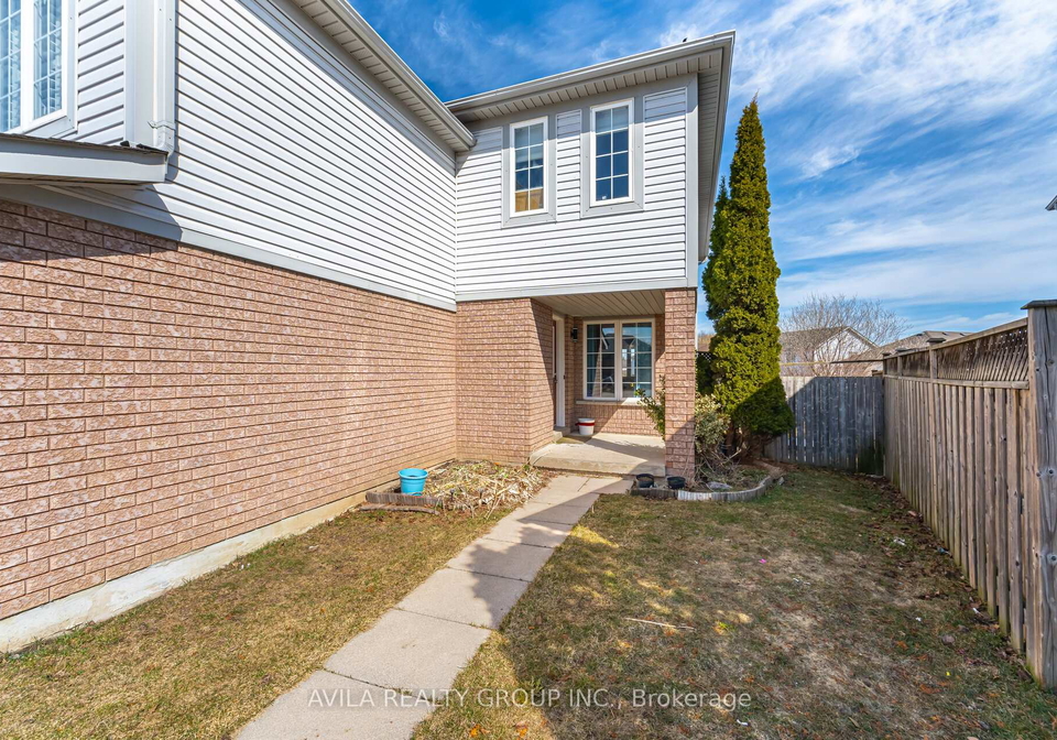 75-heritage-court-barrie-ontario-s12158357