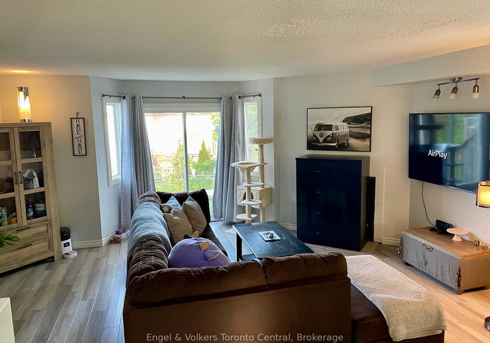 15-watts-crescent-collingwood-ontario-s12162660