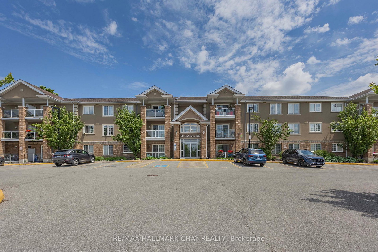 137-sydenham-wells-barrie-ontario-s12168836