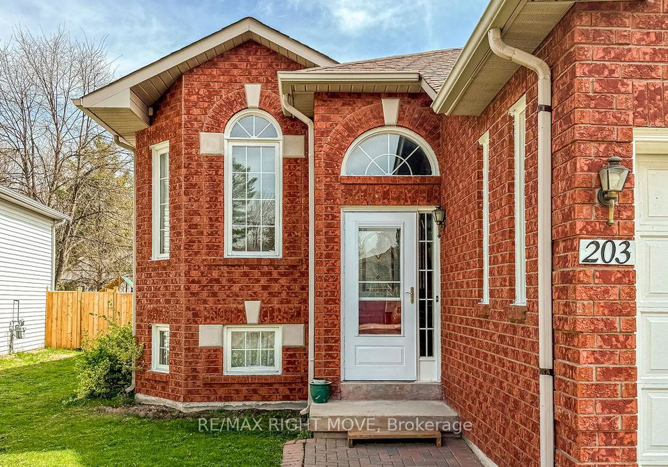 203-dyer-drive-wasaga-beach-ontario-s12172181