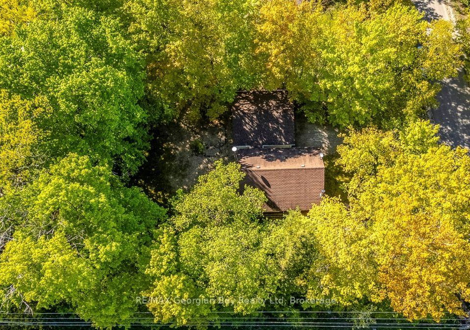 2-manitou-crescent-tiny-ontario-s12177980
