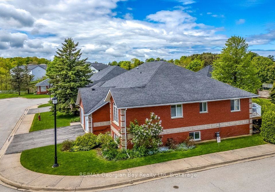 90-thompson-road-penetanguishene-ontario-s12180809