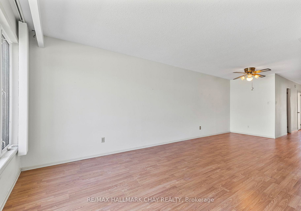 3-college-crescent-barrie-ontario-s12182253