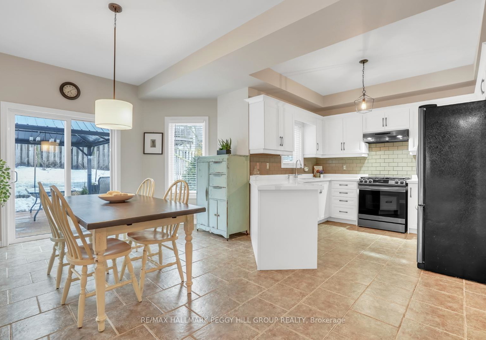 15-black-ash-trail-barrie-ontario-s12191948