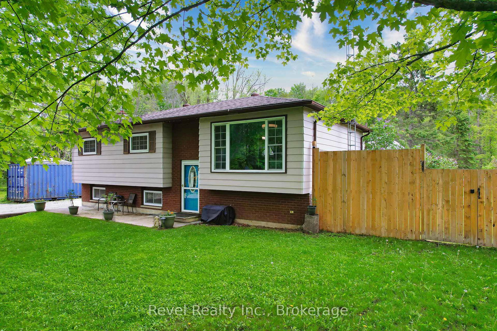 11-innisfree-drive-springwater-ontario-s12193252
