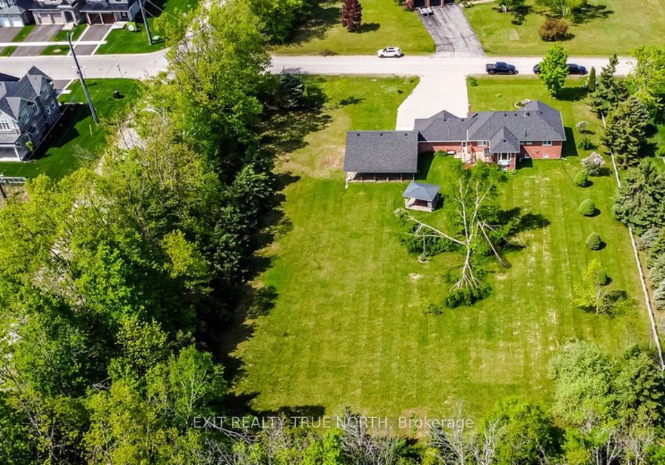 16-hepinstall-place-oro-medonte-ontario-s12195462