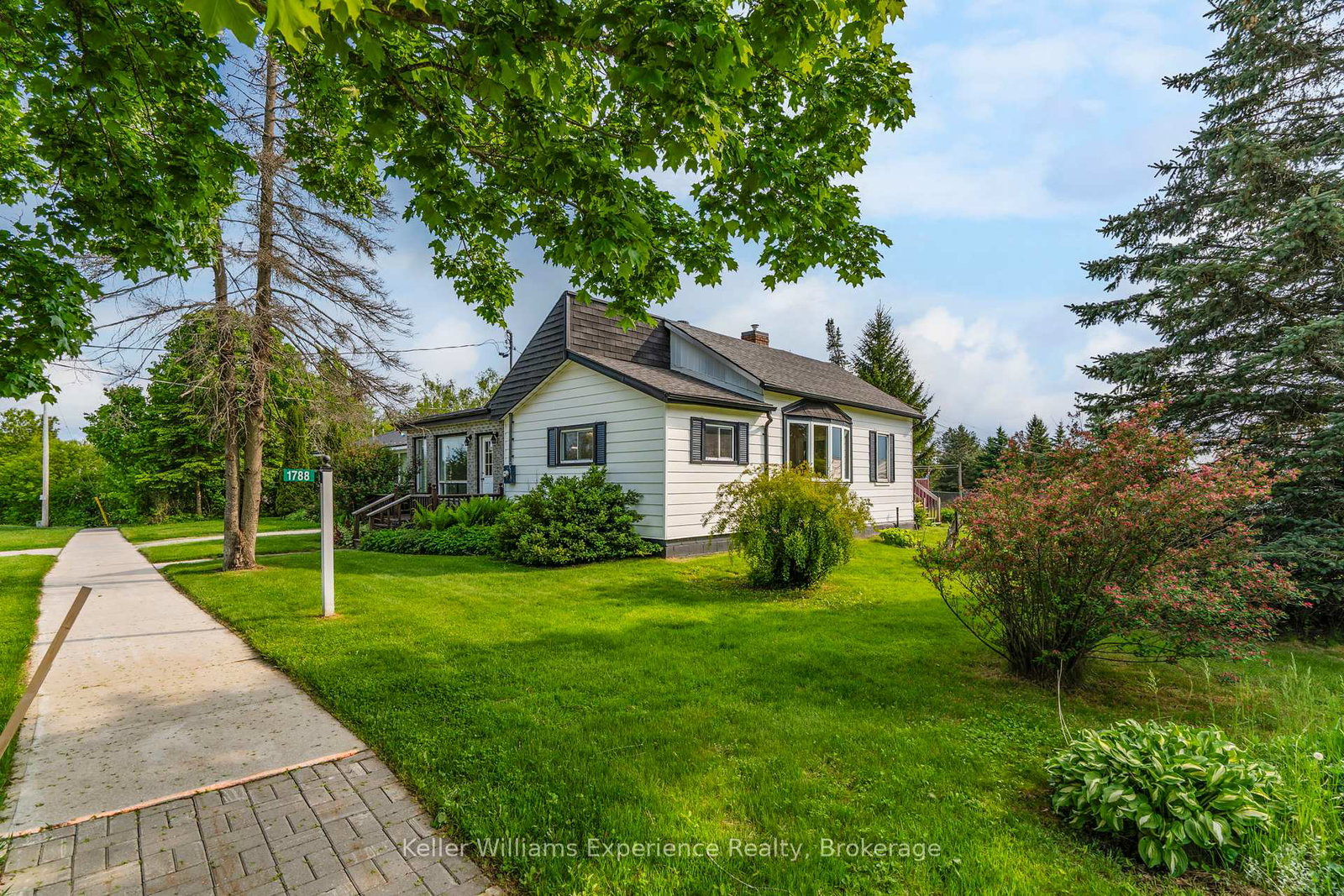 1788-phelpston-road-springwater-ontario-s12197751
