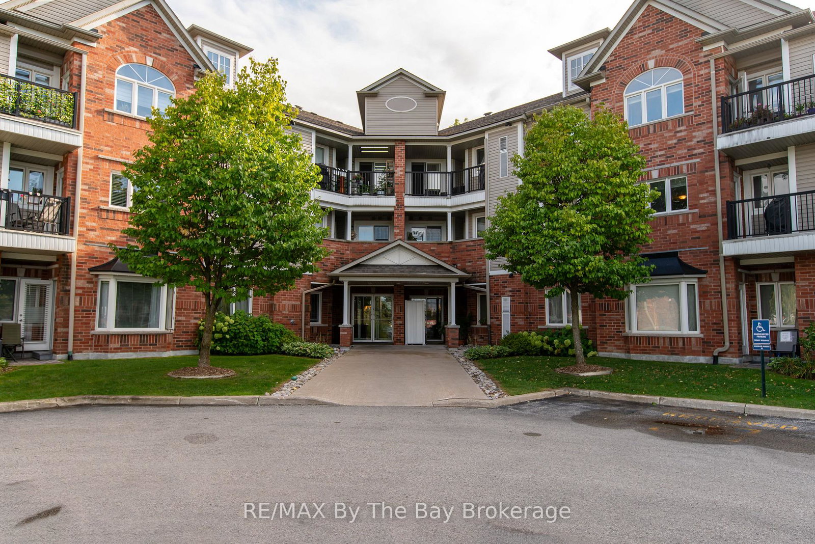 16-westbury-road-wasaga-beach-ontario-s12201538