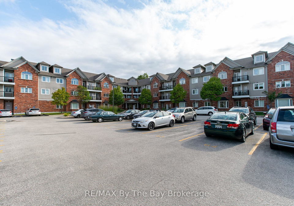 16-westbury-road-wasaga-beach-ontario-s12201538