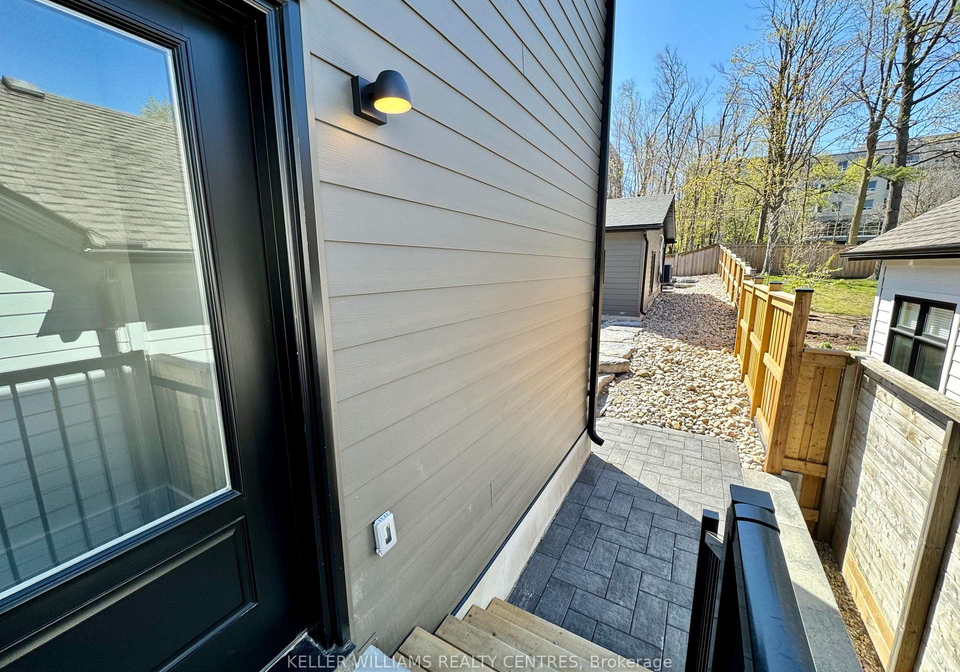 63-holgate-street-barrie-ontario-s12202577