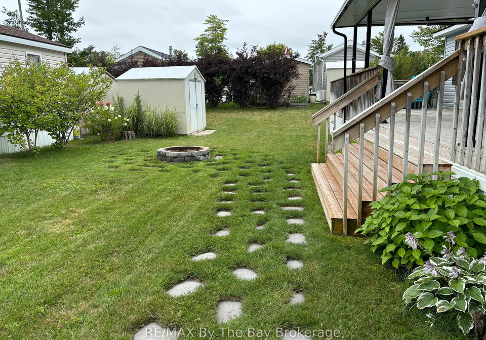 15-chippewa-trail-wasaga-beach-ontario-s12204760