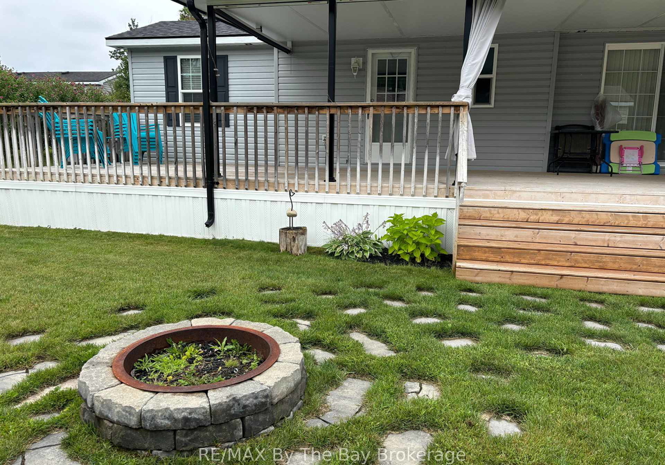 15-chippewa-trail-wasaga-beach-ontario-s12204760
