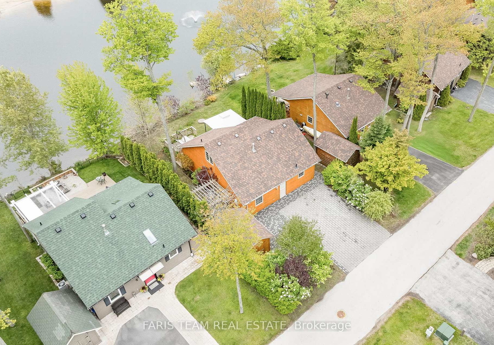8-cabin-crescent-wasaga-beach-ontario-s12206691