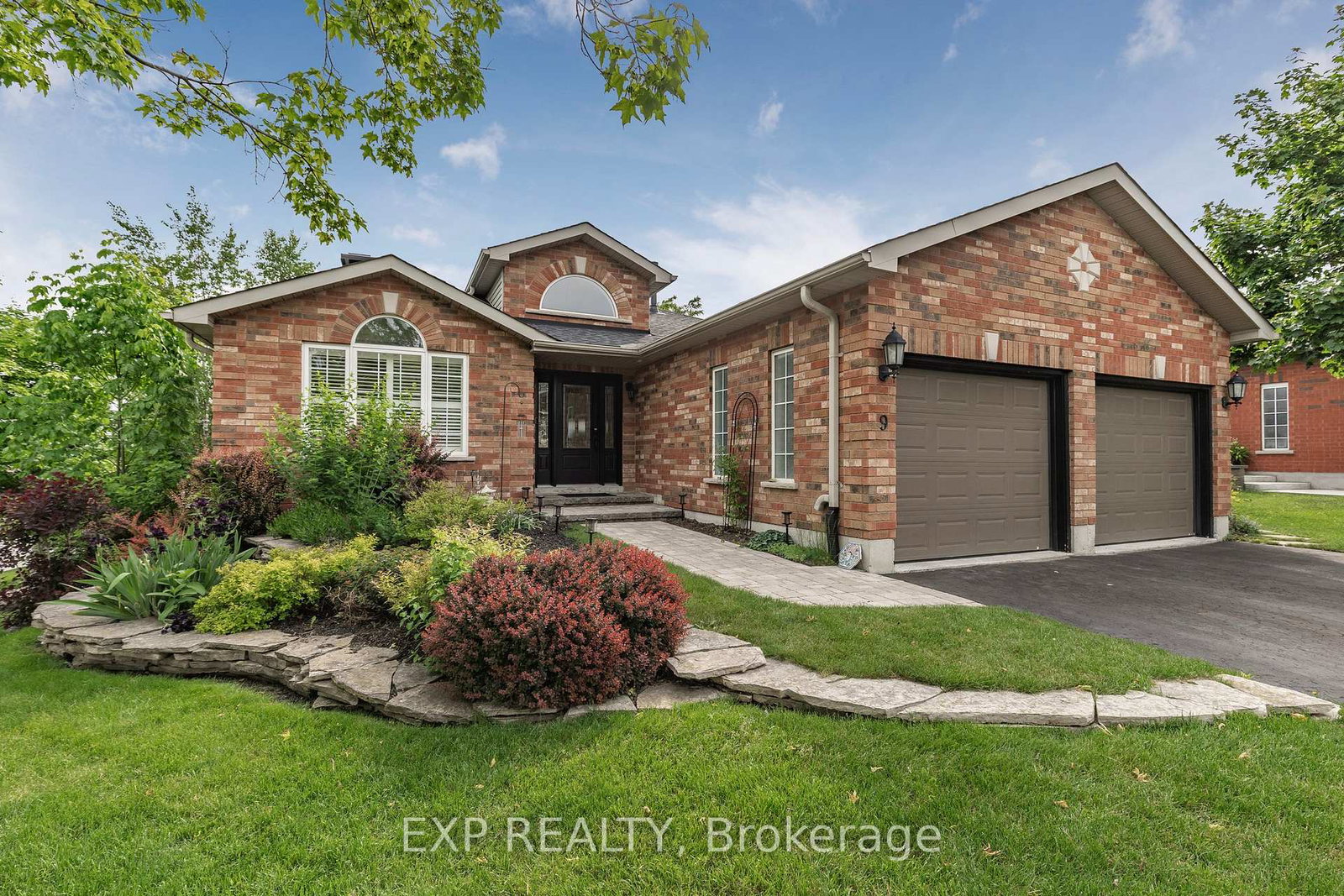 9-pacific-avenue-barrie-ontario-s12228256
