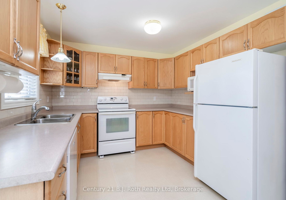 2-charles-street-penetanguishene-ontario-s12228917