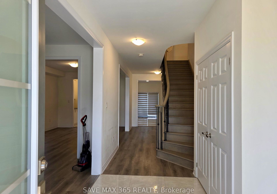 223-warden-street-clearview-ontario-s12232751