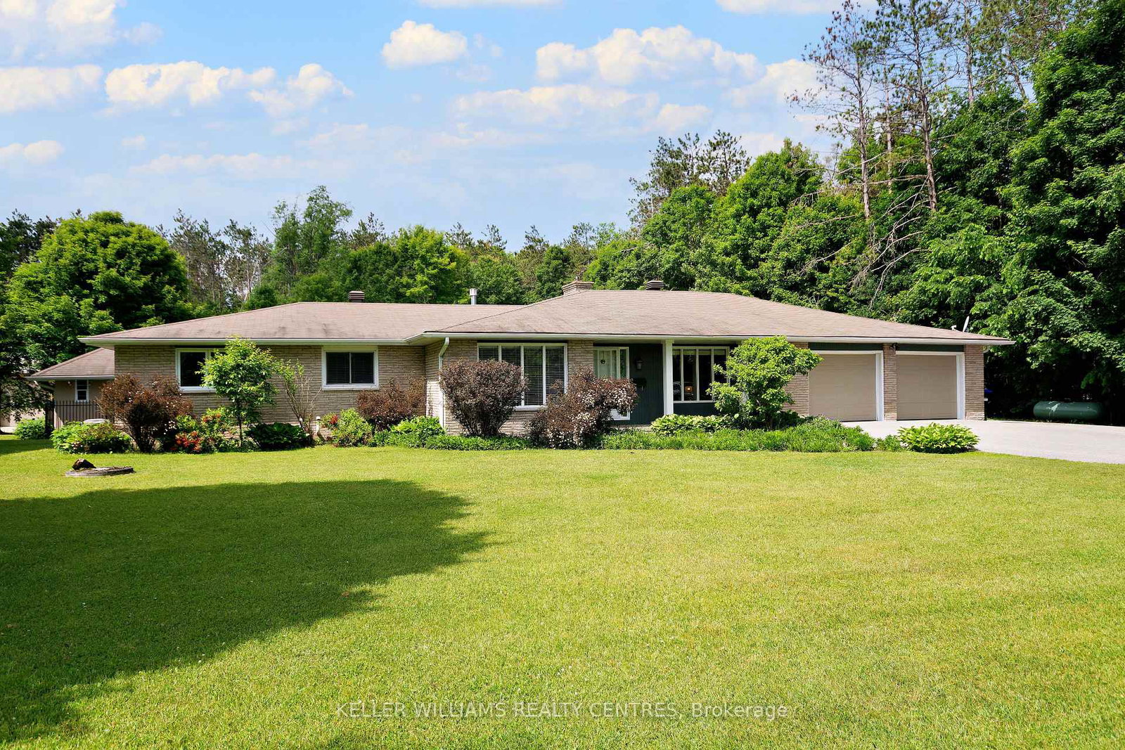 1138-old-second-road-n-springwater-ontario-s12234993