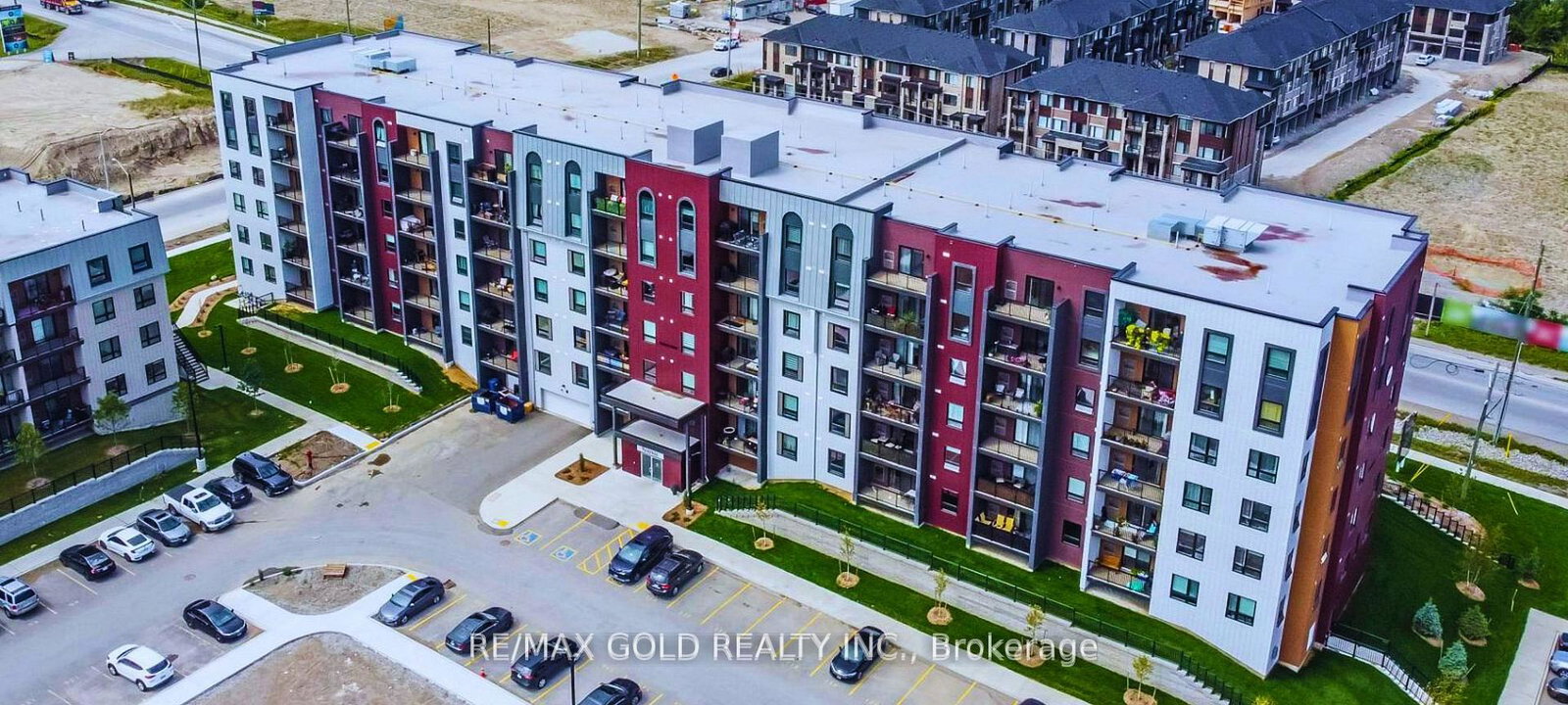 4-spice-way-barrie-ontario-s12236738