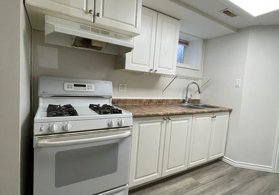 46-charlbrook-avenue-barrie-ontario-s12238630