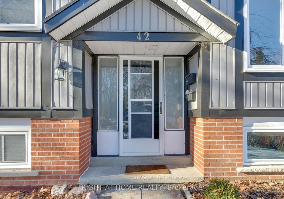 42-farmingdale-crescent-n-barrie-ontario-s12238799