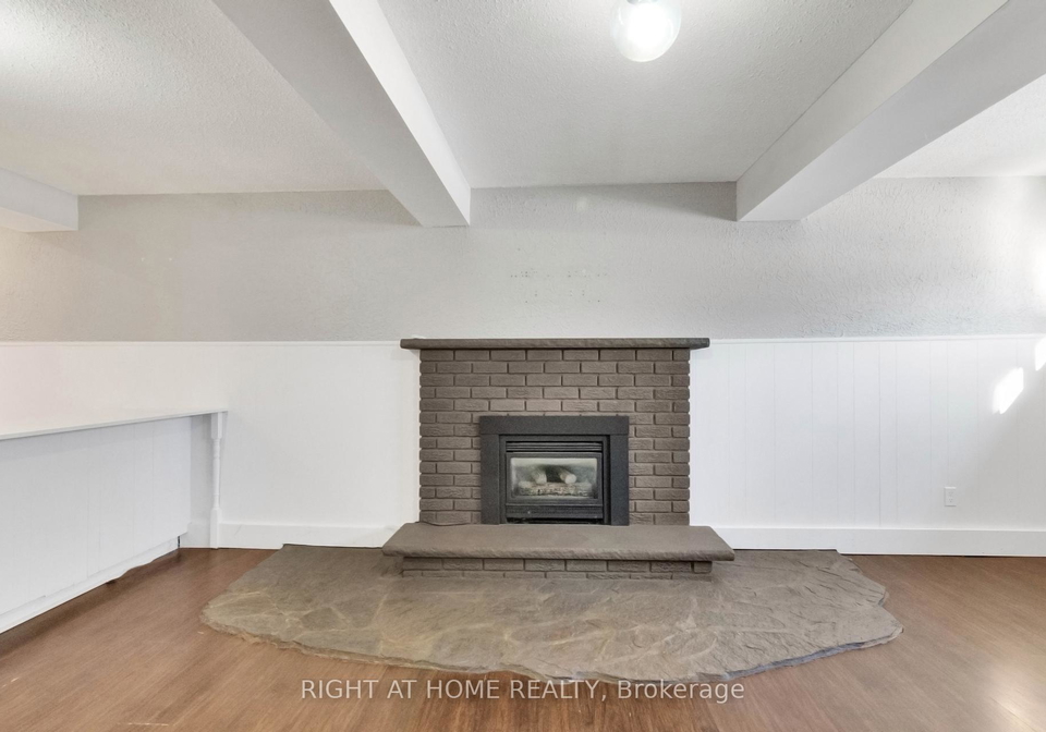 42-farmingdale-crescent-n-barrie-ontario-s12238799