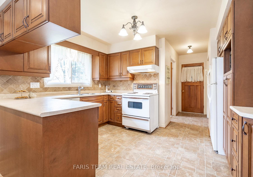 15-lawrence-avenue-springwater-ontario-s12243894