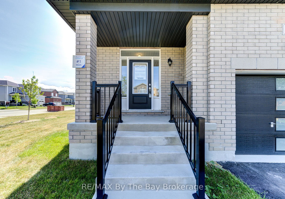 2-autumn-drive-wasaga-beach-ontario-s12244504