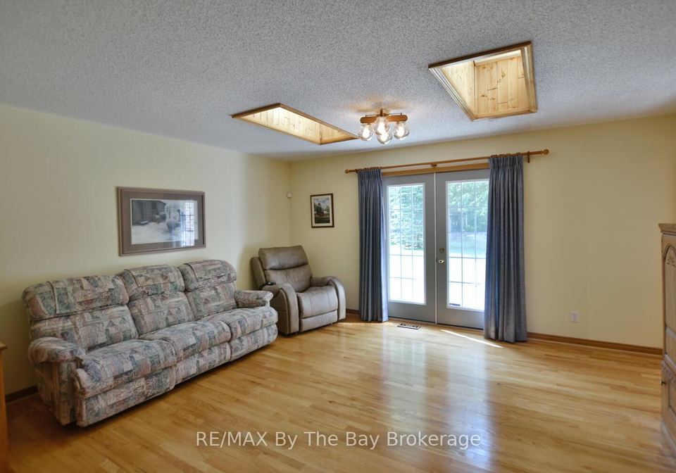 291-wildwood-drive-wasaga-beach-ontario-s12246971