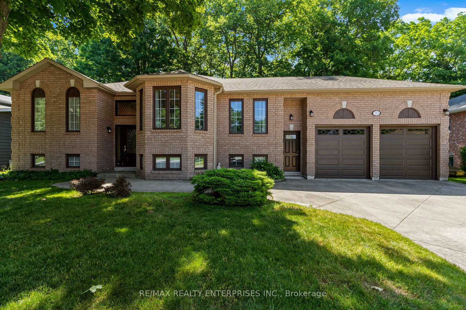 70-downer-crescent-wasaga-beach-ontario-s12250917
