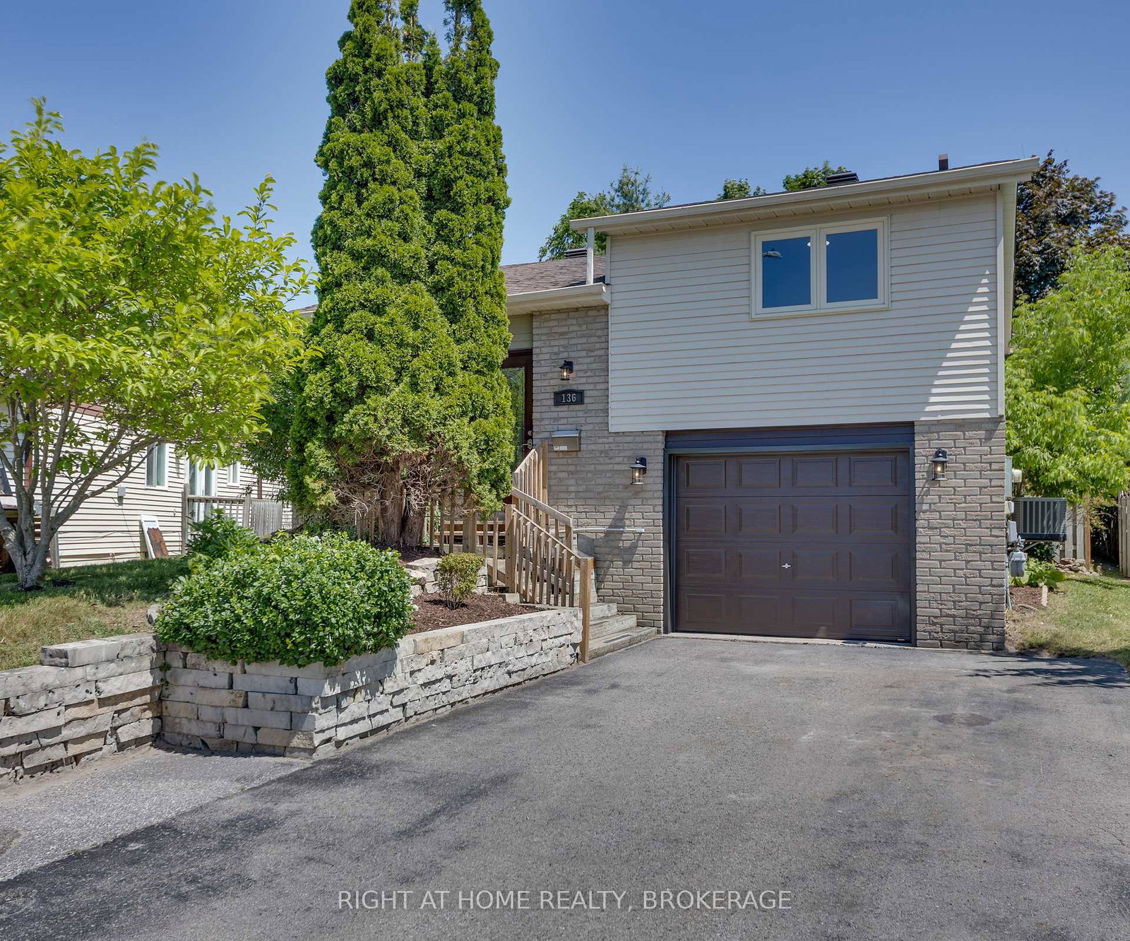 136-hickling-trail-barrie-ontario-s12252178