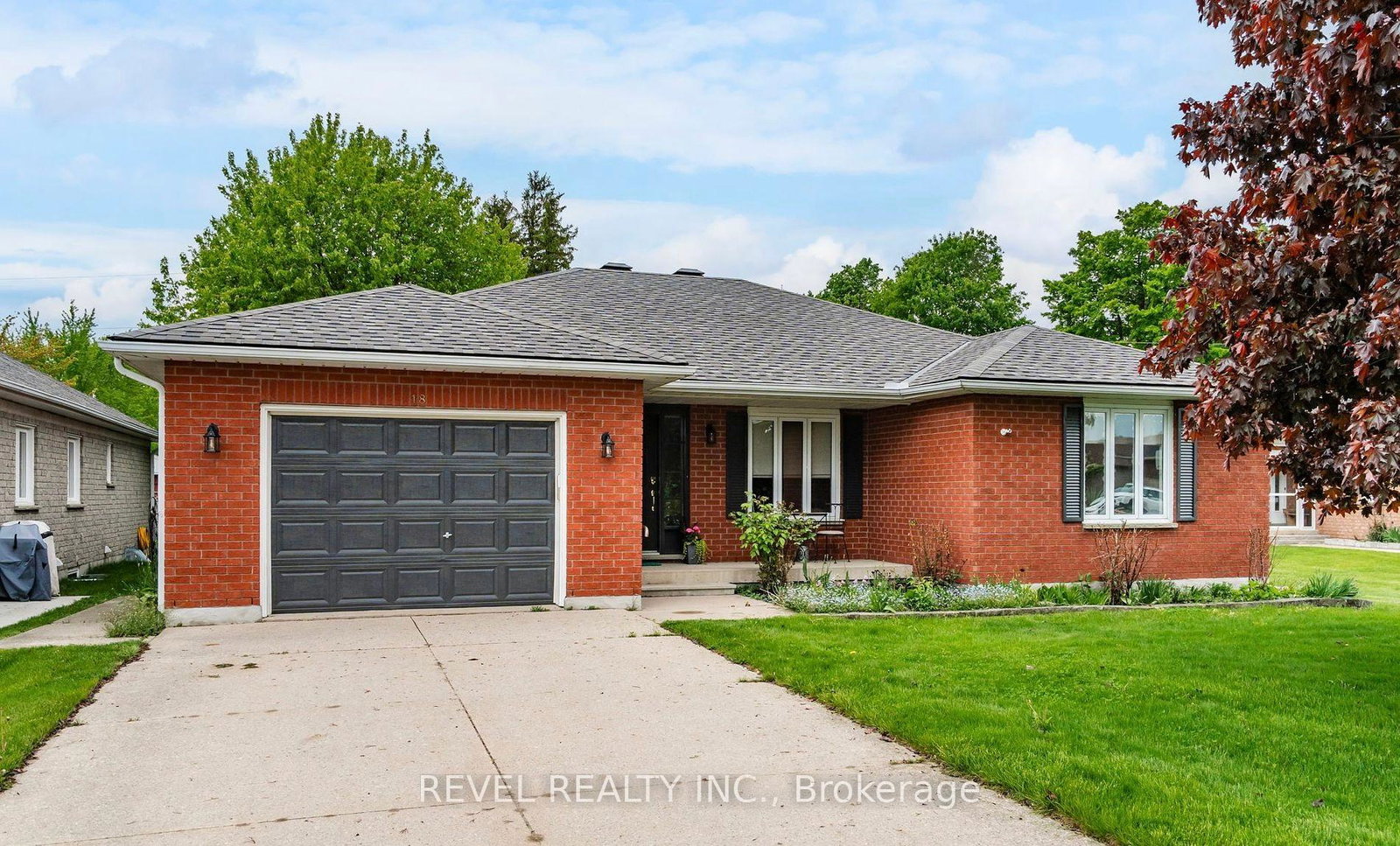 18-archer-crescent-springwater-ontario-s12254852