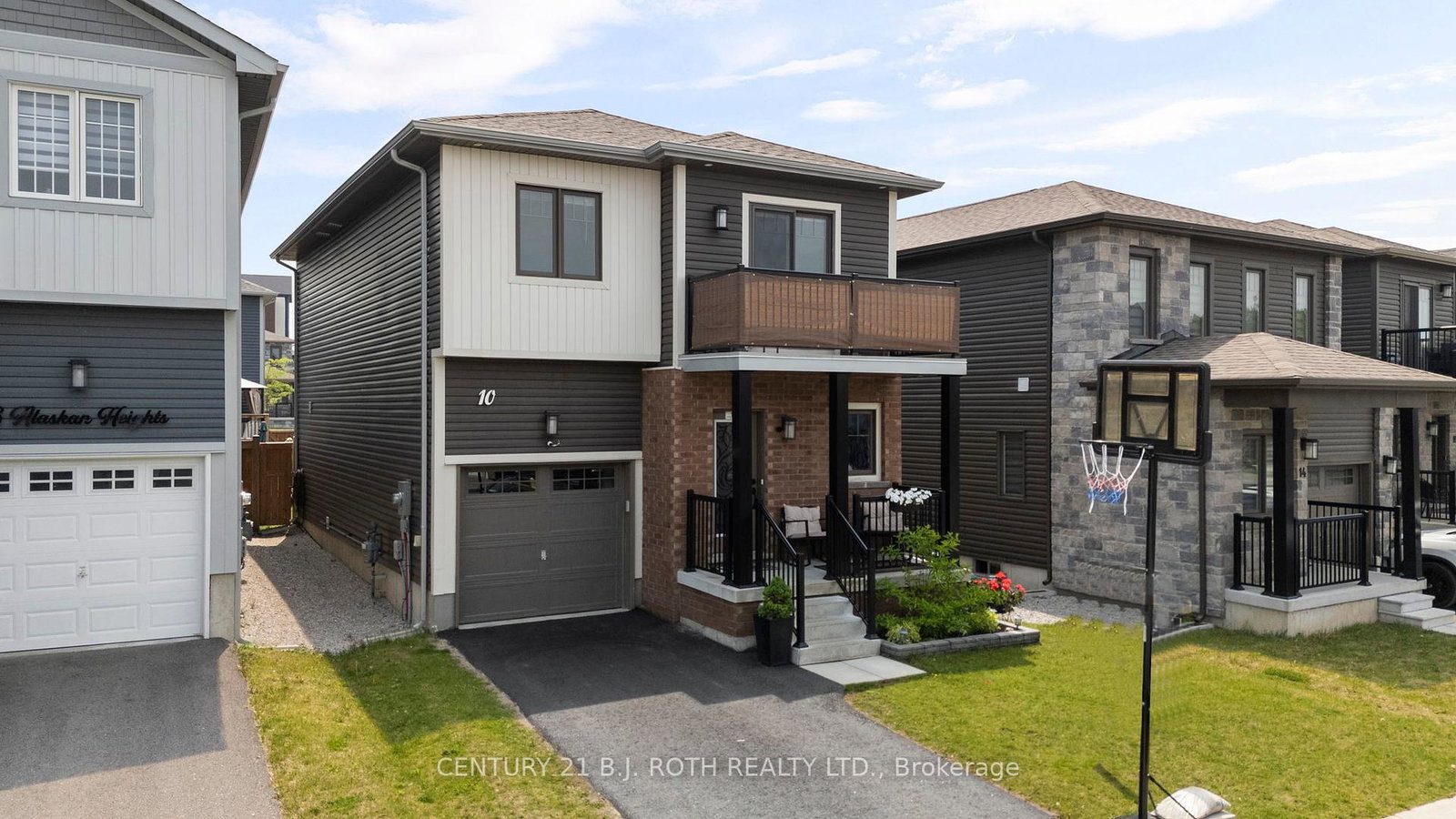 10-alaskan-heights-barrie-ontario-s12255750
