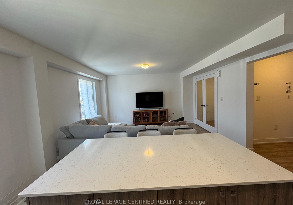 36-silo-mews-barrie-ontario-s12257410