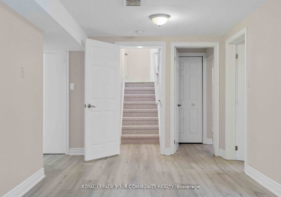 47-holly-meadow-road-s-barrie-ontario-s12257961