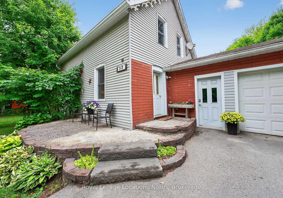243-scott-street-clearview-ontario-s12273819