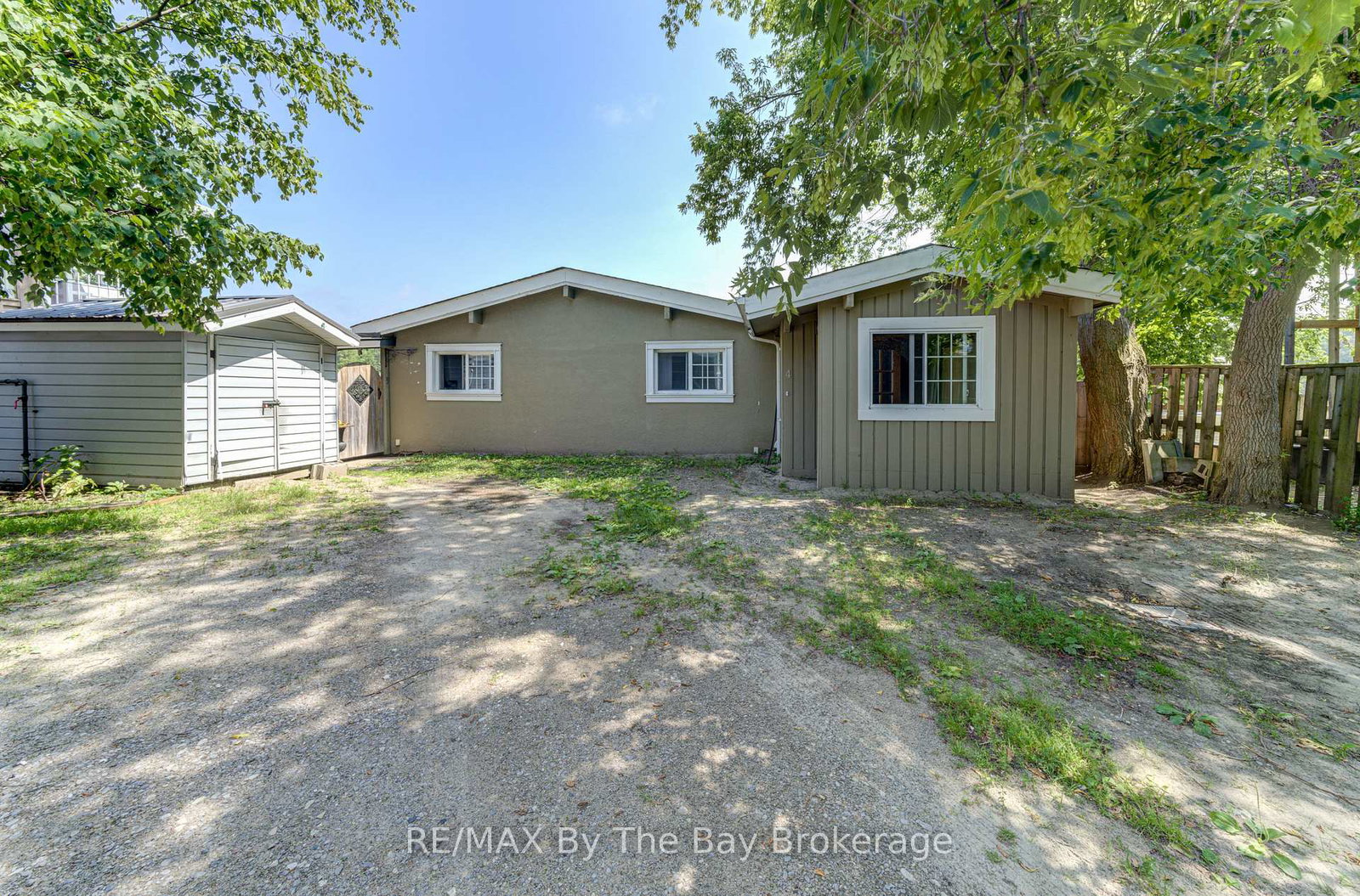 83mosley-street-wasaga-beach-ontario-s12274513