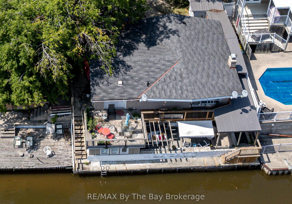 83mosley-street-wasaga-beach-ontario-s12274513