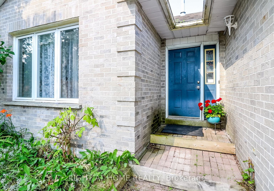 4-elizabeth-street-barrie-ontario-s12279428