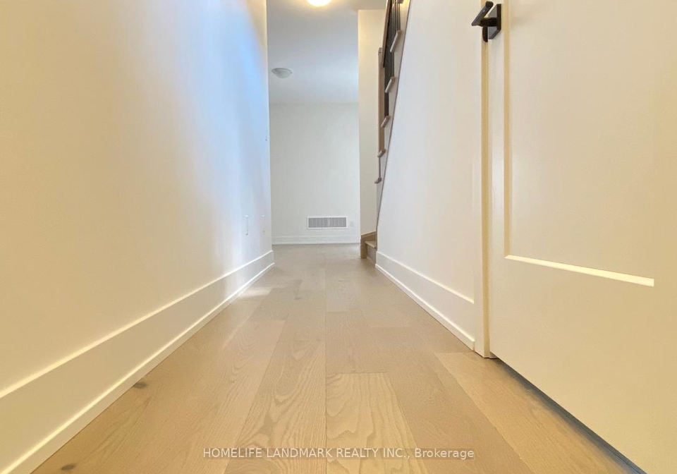 32-west-oak-trail-barrie-ontario-s12287368