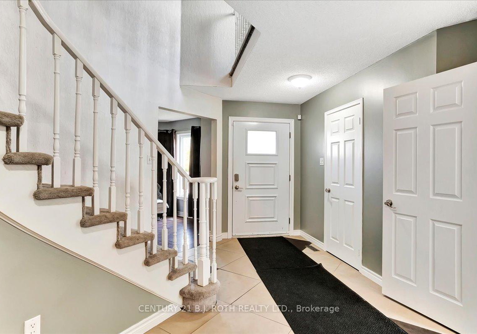 47-moore-place-barrie-ontario-s12293163