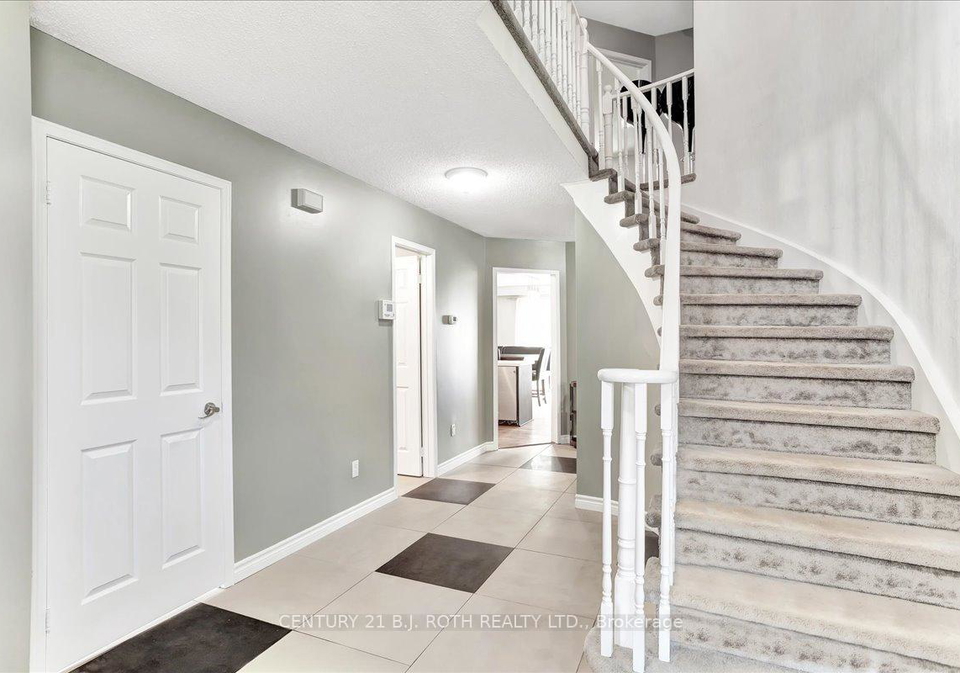 47-moore-place-barrie-ontario-s12293163